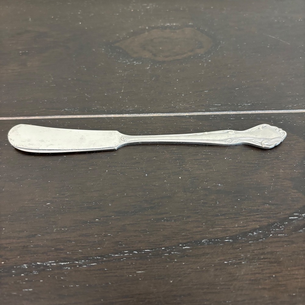 Nasco Elizabethan Stainless‎ Butter Spreader Japan Scroll Handle Flatware Silver